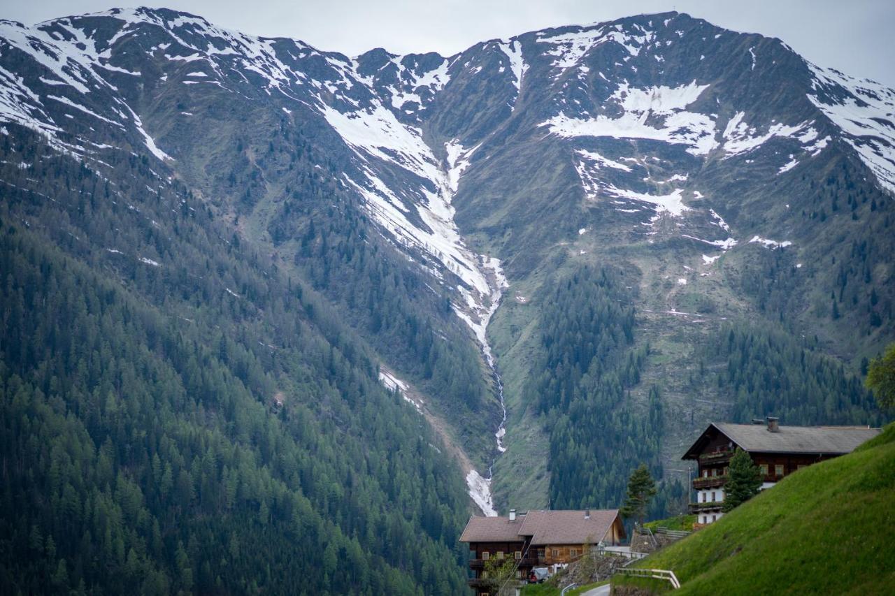 Apartmenthaus Gutwenger Innervillgraten Bagian luar foto