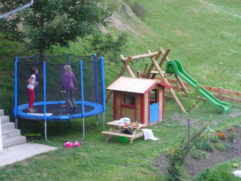 Apartmenthaus Gutwenger Innervillgraten Bagian luar foto
